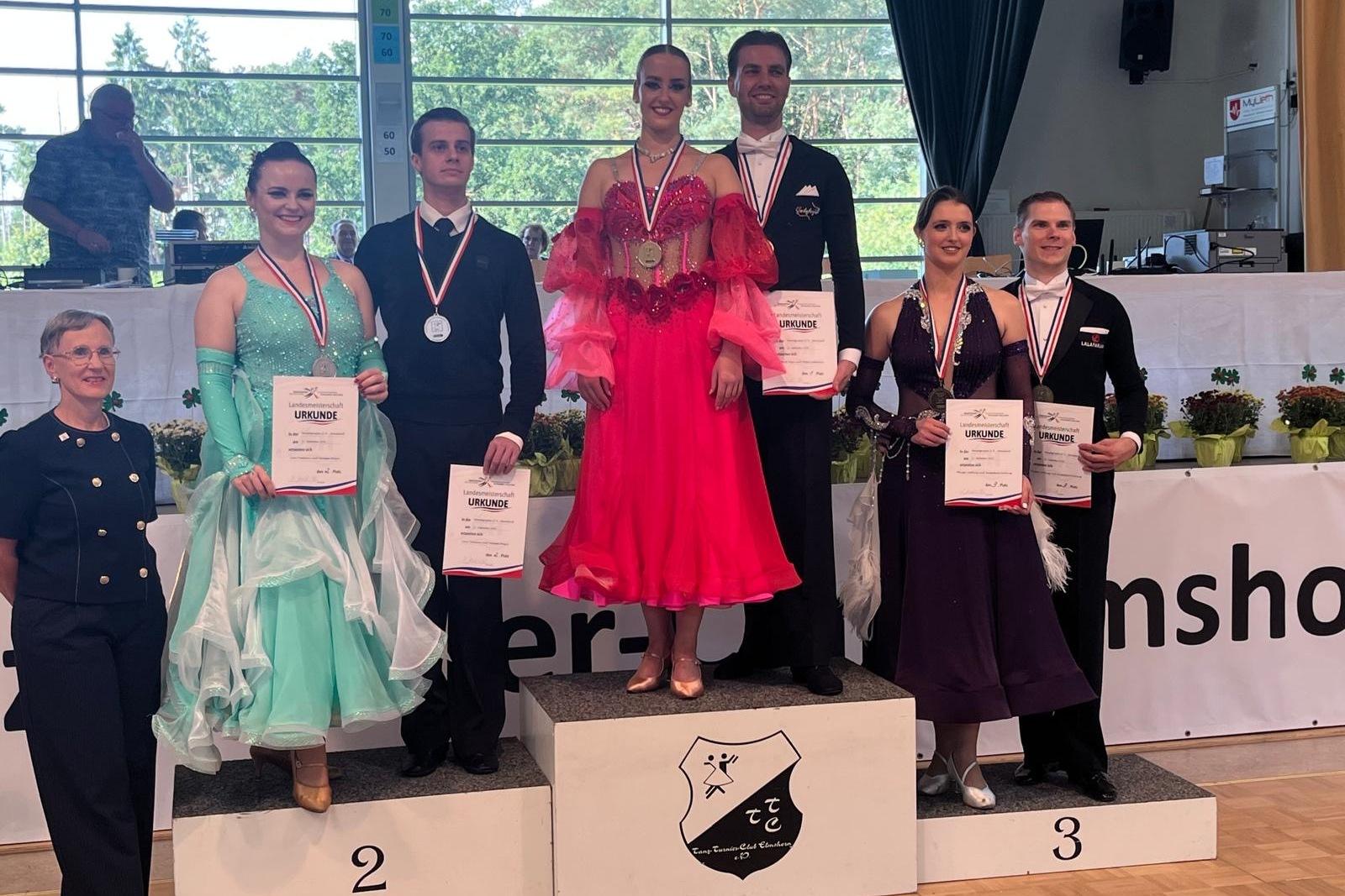 GLM Ergebnisse 2026 Tanzpaar auf Podium Siegerehrung